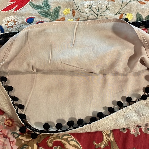 ❤️ Adorable Altar’d State Embroidered Mini Skirt, NWT!& Matching Pom Earrings 😍 - Picture 6 of 16